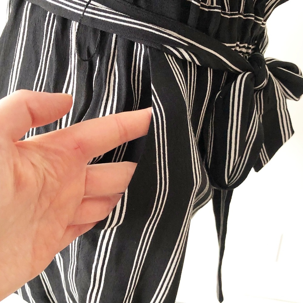 LOFT | Petite Striped Flutter Sleeve Romper NWOT - Picture 9 of 15